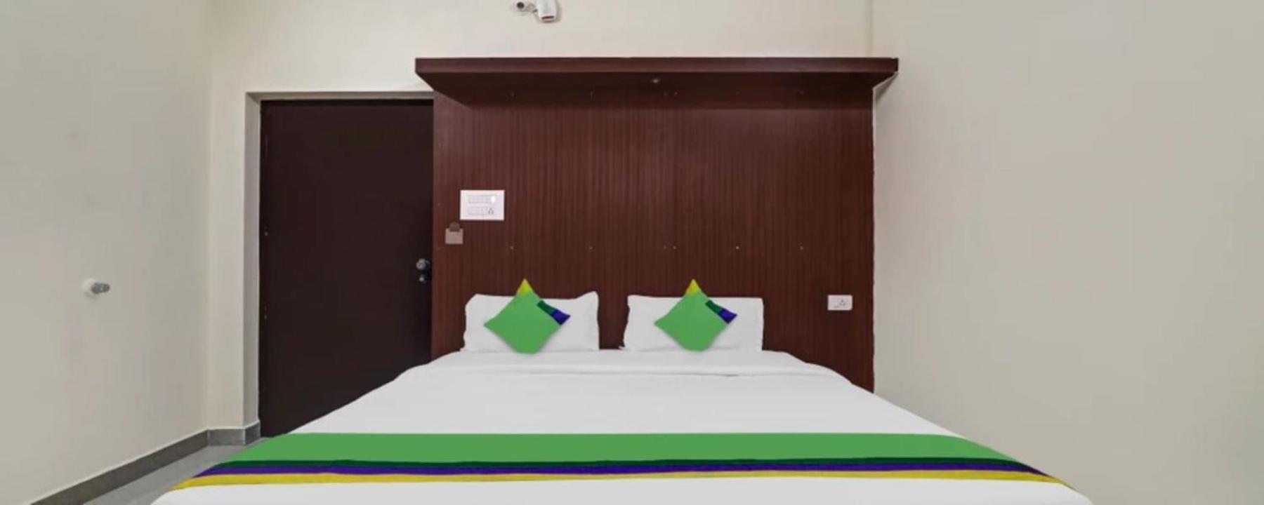Grand Jp Inn Near 2 Km From Gundlupet Bus Stand ภายนอก รูปภาพ